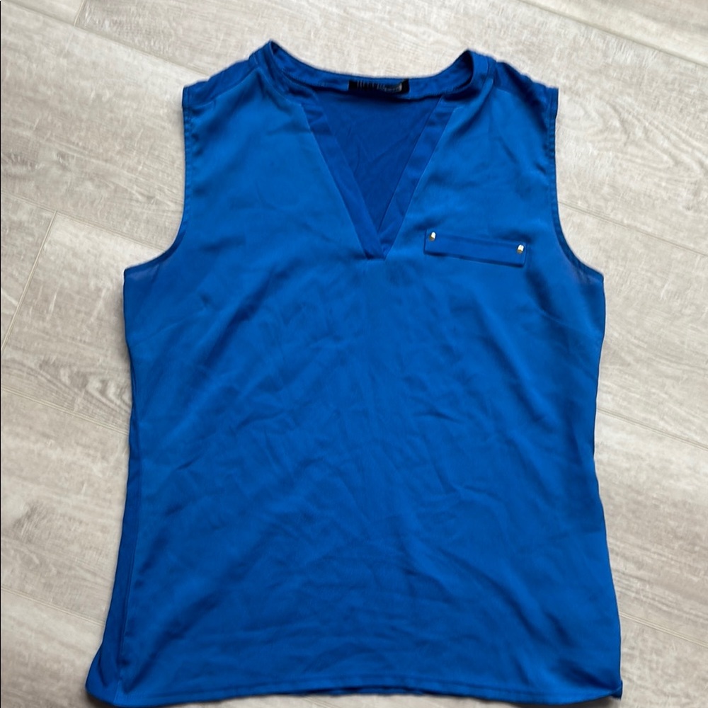 The limited Sleeveless Women's Top